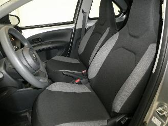 Toyota Aygo 1.0 X picture 18
