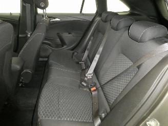 Opel Astra 1.2 picture 14