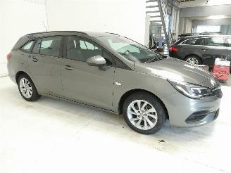 Opel Astra 1.2 picture 8