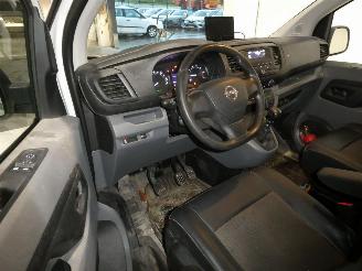 Opel Vivaro 1.5D picture 19