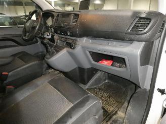 Opel Vivaro 1.5D picture 16