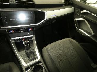 Audi Q3  picture 10