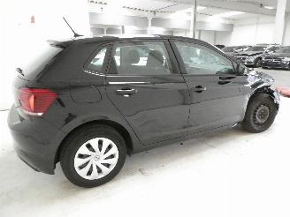 Volkswagen Polo 2.2D MFORTLINE picture 6