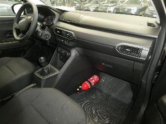 Dacia Sandero III ESSENTIA picture 11