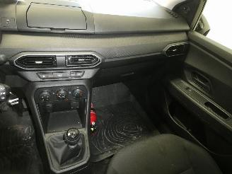 Dacia Sandero III ESSENTIA picture 12