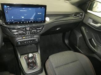 Ford Focus ST LINE 125 PK picture 12