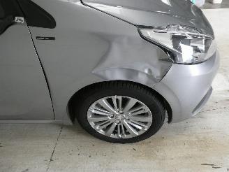Peugeot 208 SIGNATURE picture 13