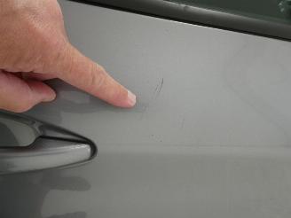 Peugeot 208 SIGNATURE picture 9