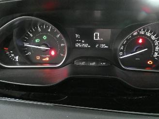 Peugeot 208 SIGNATURE picture 20