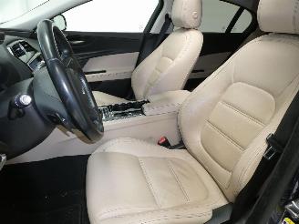 Jaguar XE 2.0D picture 14
