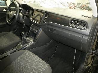 Volkswagen T-Roc  picture 9
