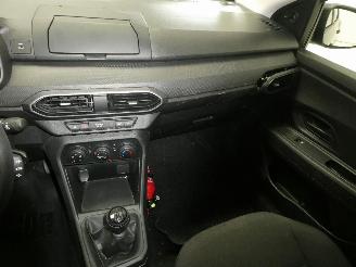 Dacia Sandero III ESSENTIA picture 11