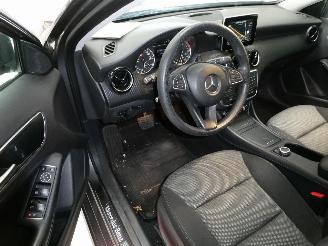Mercedes GLA 180 picture 13