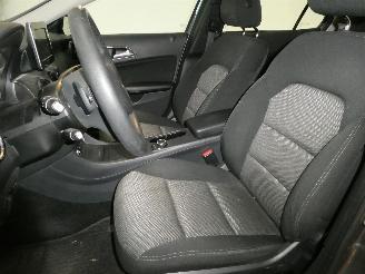 Mercedes GLA 180 picture 14