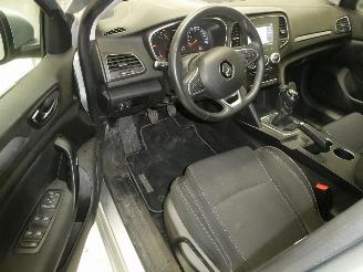 Renault Mégane IV GRANDTOUR picture 16