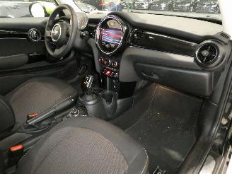 Mini Cooper 1.5 picture 14