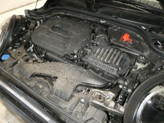 Mini Cooper 1.5 picture 23