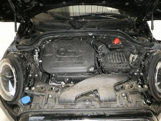Mini Cooper 1.5 picture 24