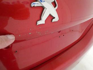 Peugeot 208 SIGNATURE picture 10