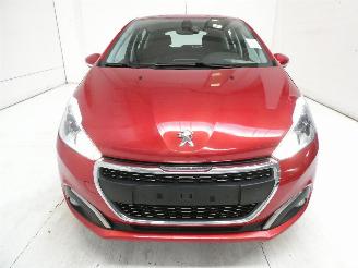 Peugeot 208 SIGNATURE picture 2
