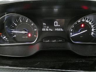 Peugeot 208 SIGNATURE picture 14