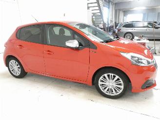 Peugeot 208 SIGNATURE picture 11