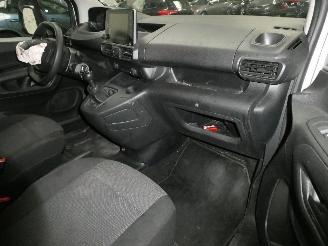 Peugeot Partner 1.5D PRO picture 11