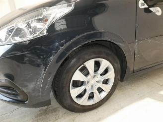 Peugeot 208 LIKE picture 4