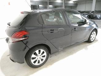 Peugeot 208 LIKE picture 10