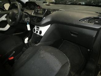 Peugeot 208 LIKE picture 15