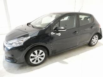 Peugeot 208 LIKE picture 3