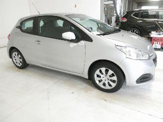 Peugeot 208 LIKE picture 8