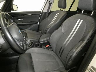 BMW 2-serie 216I picture 14