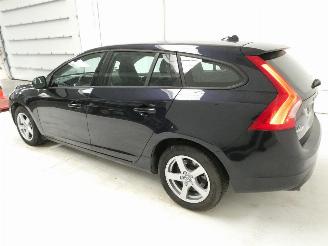 Volvo V-60 2.0 D2 KINETIC picture 4