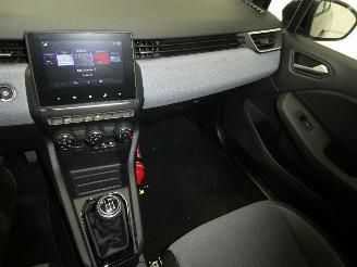 Renault Clio  picture 9
