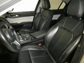 Alfa Romeo Giulia 2.2D SUPER picture 16