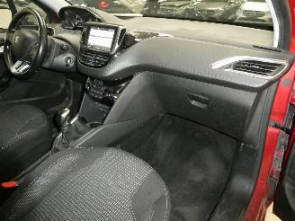 Peugeot 208 ALLURE picture 13