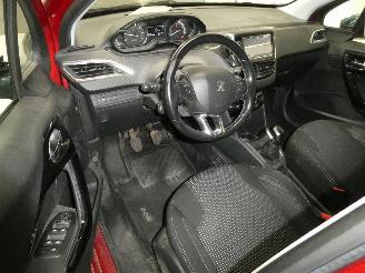 Peugeot 208 ALLURE picture 16
