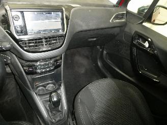 Peugeot 208 ALLURE picture 14