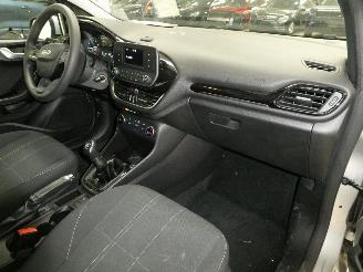 Ford Fiesta TREND picture 12