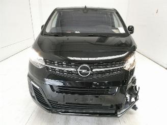 Opel Vivaro 2.2D C picture 2