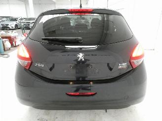 Peugeot 208 II picture 8