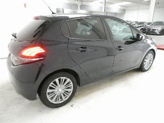 Peugeot 208 II picture 9