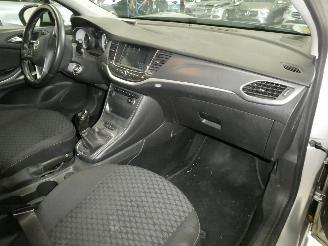 Opel Astra 1.6D picture 9