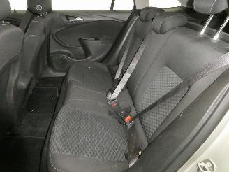 Opel Astra 1.6D picture 14
