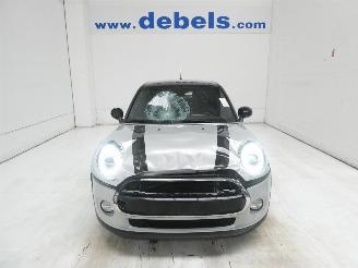 Vaurioauto  passenger cars Mini Cooper 1.5 2019/4