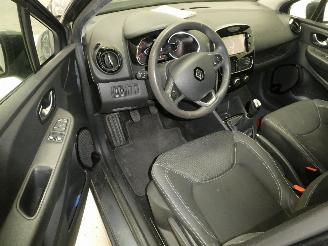 Renault Clio IV GRANDTOUR ZE picture 11