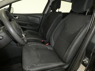 Renault Clio IV GRANDTOUR ZE picture 12