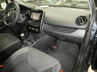 Renault Clio IV GRANDTOUR ZE picture 8