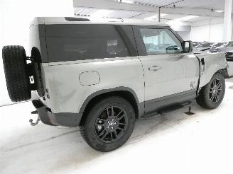 Land Rover Defender  picture 9